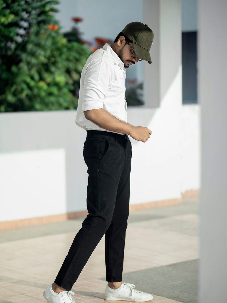 เสื้อเชิ้ตขาว ทรงปล่อย
